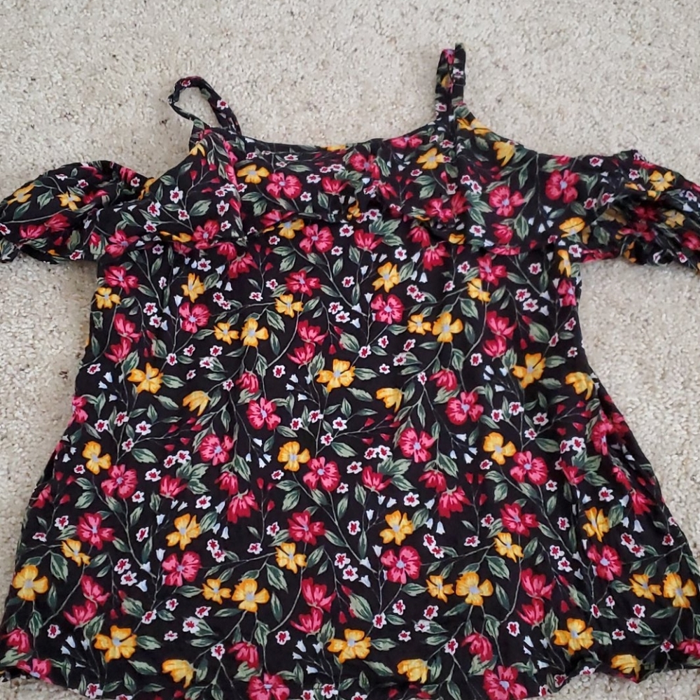 Old Navy flower top